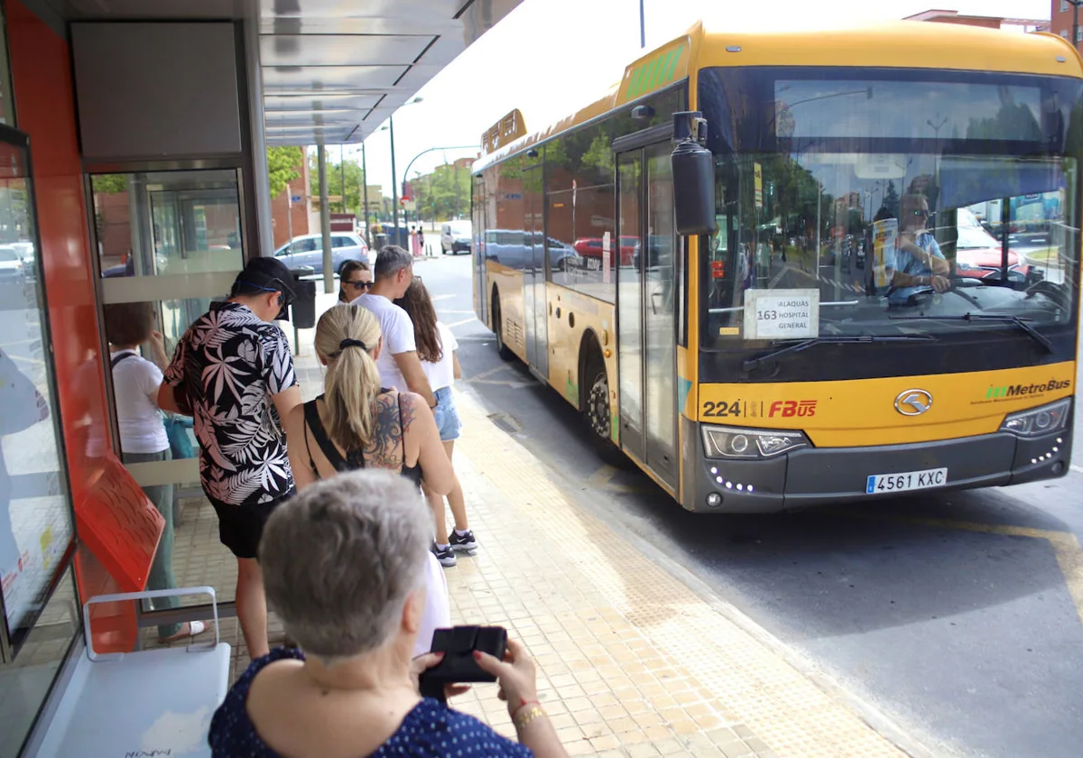 Los autobuses metropolitanos amplían su flota un 65% con 192 vehículos nuevos 