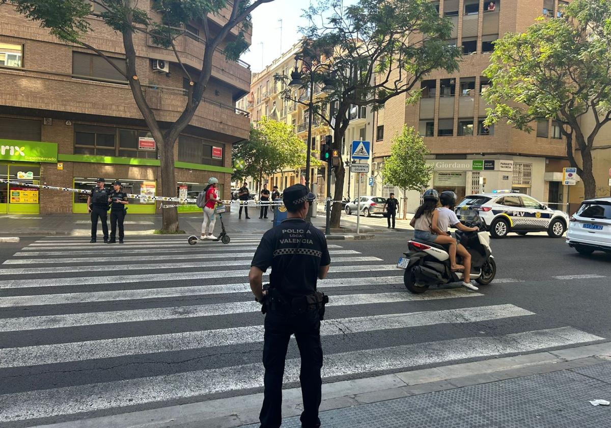 La Policía Local dispara contra un atracador armado con una pistola simulada en pleno centro de Valencia