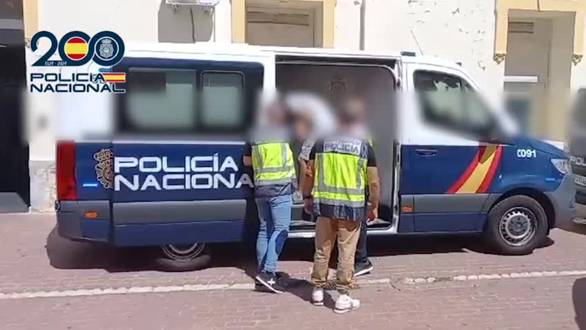Detenidos en Valencia por robar en coches y usar las tarjetas de crédito de sus víctimas para hacer compras