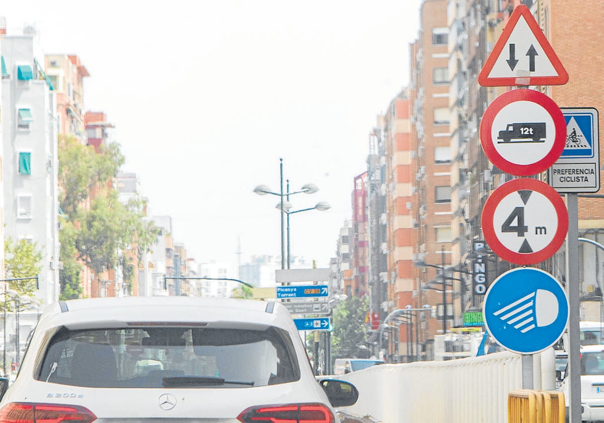 El mal estado del túnel de Pérez Galdós fuerza a prohibir el paso de camiones 