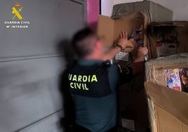 La Guardia Civil durante la operación.