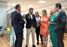 Carlos Mazón, durante la visita a las oficinas centrales de Umivale Activa.