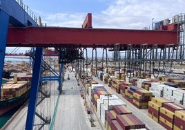 Terminal de contenedores del puerto de Valencia.