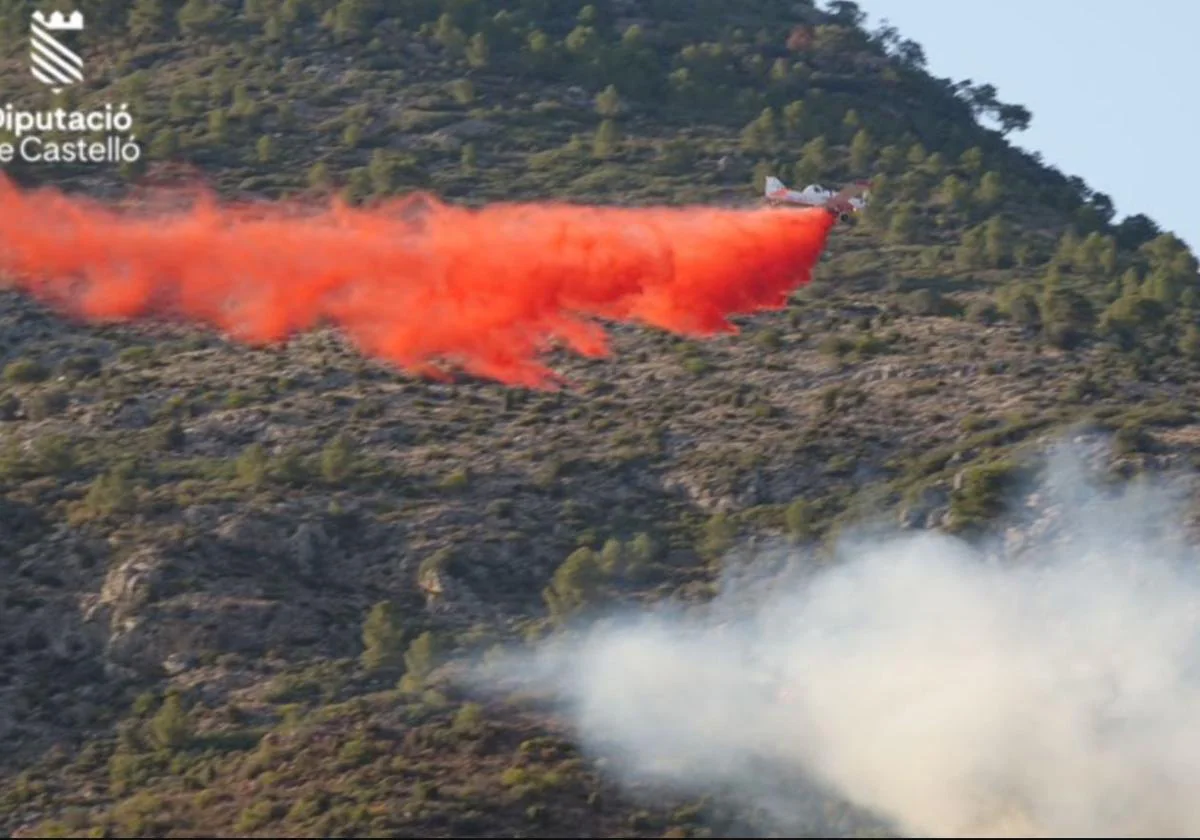 Un rayo provoca un incendio junto al Desert de les Palmes en Benicàssim 