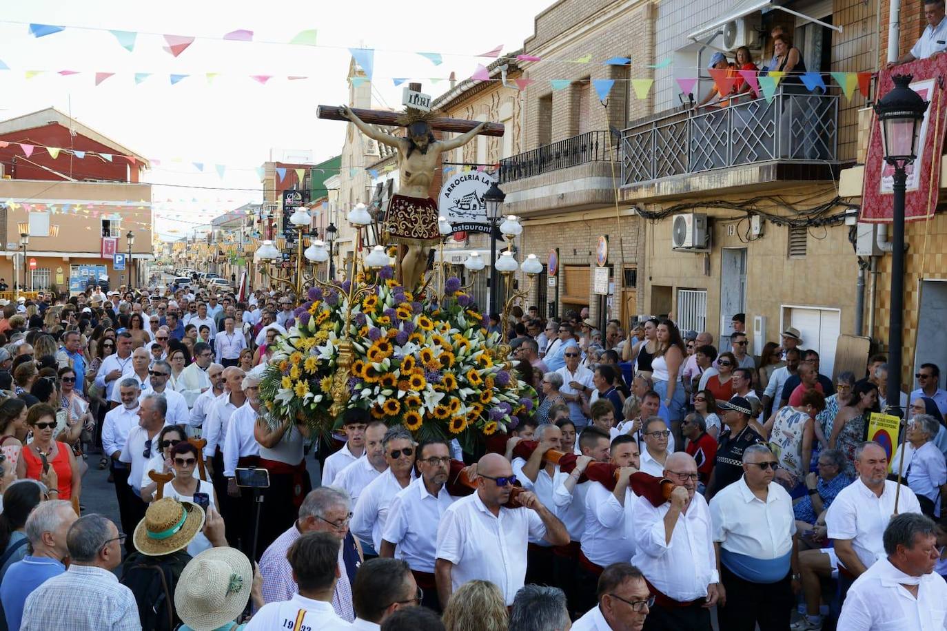 La romería del Cristo de la Salud de El Palmar vence al termómetro