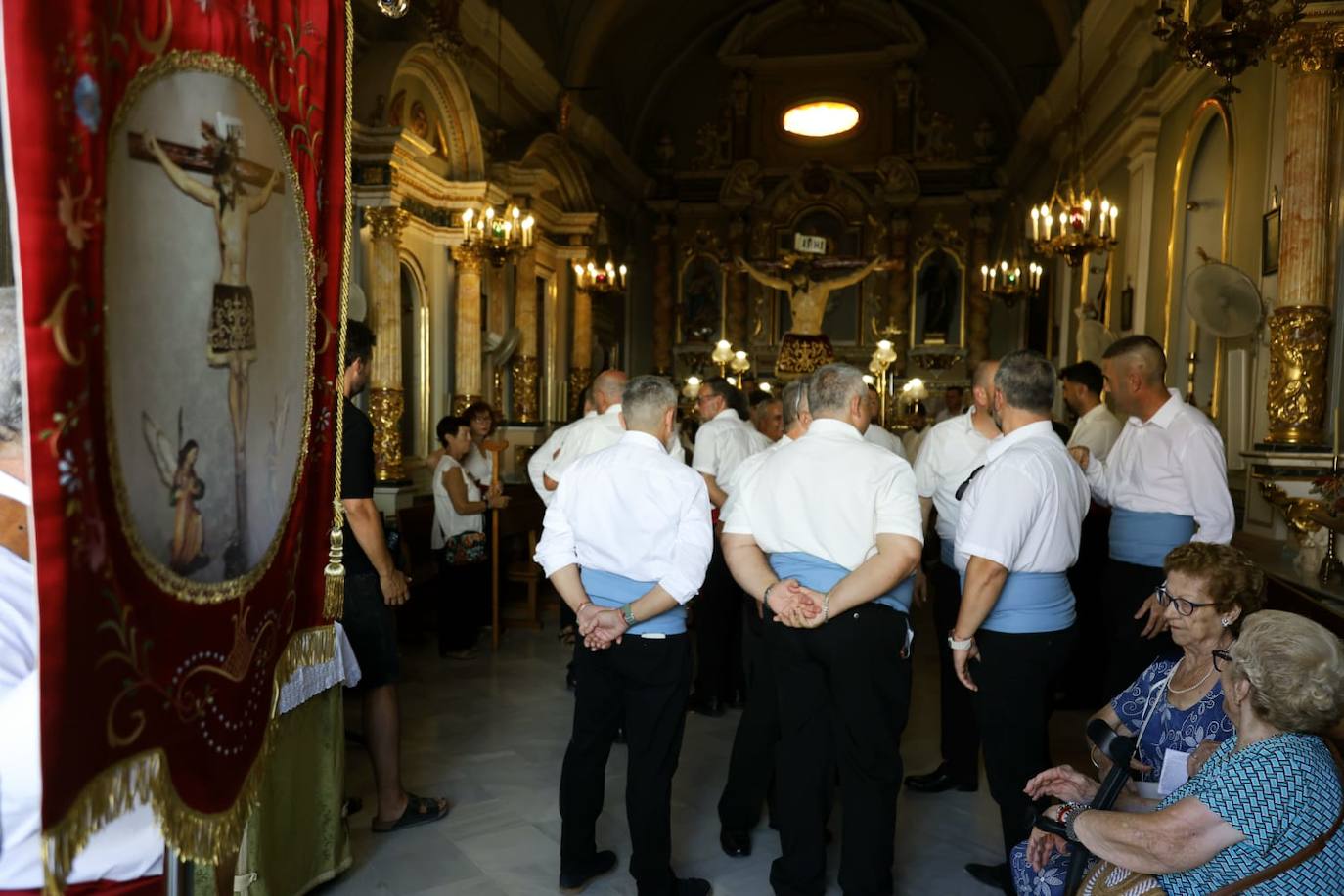 La romería del Cristo de la Salud de El Palmar vence al termómetro