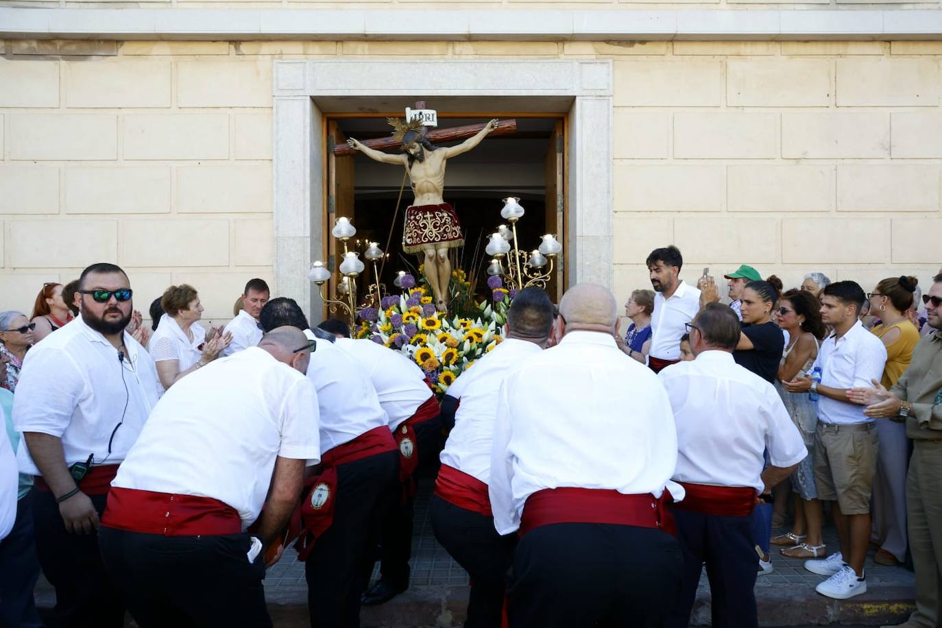 La romería del Cristo de la Salud de El Palmar vence al termómetro