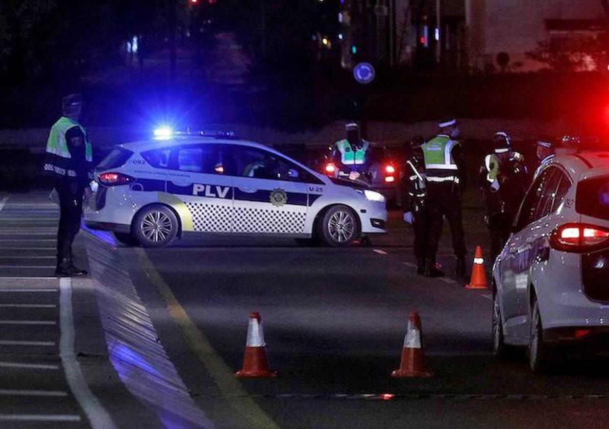 Un control de la Policía Local de Valencia en una imagen de archivo.