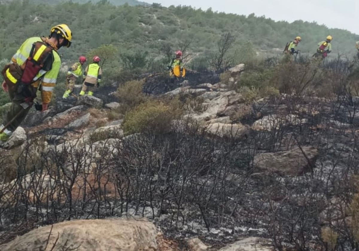 Siete incendios en una jornada de calor tórrido y tormentas con rayos en la Comunitat 