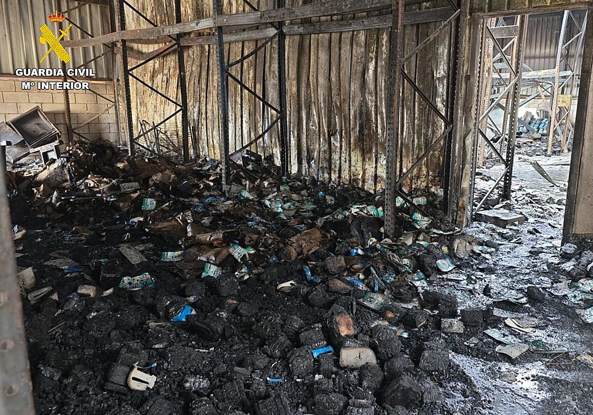 Estado de la nave incendiada.