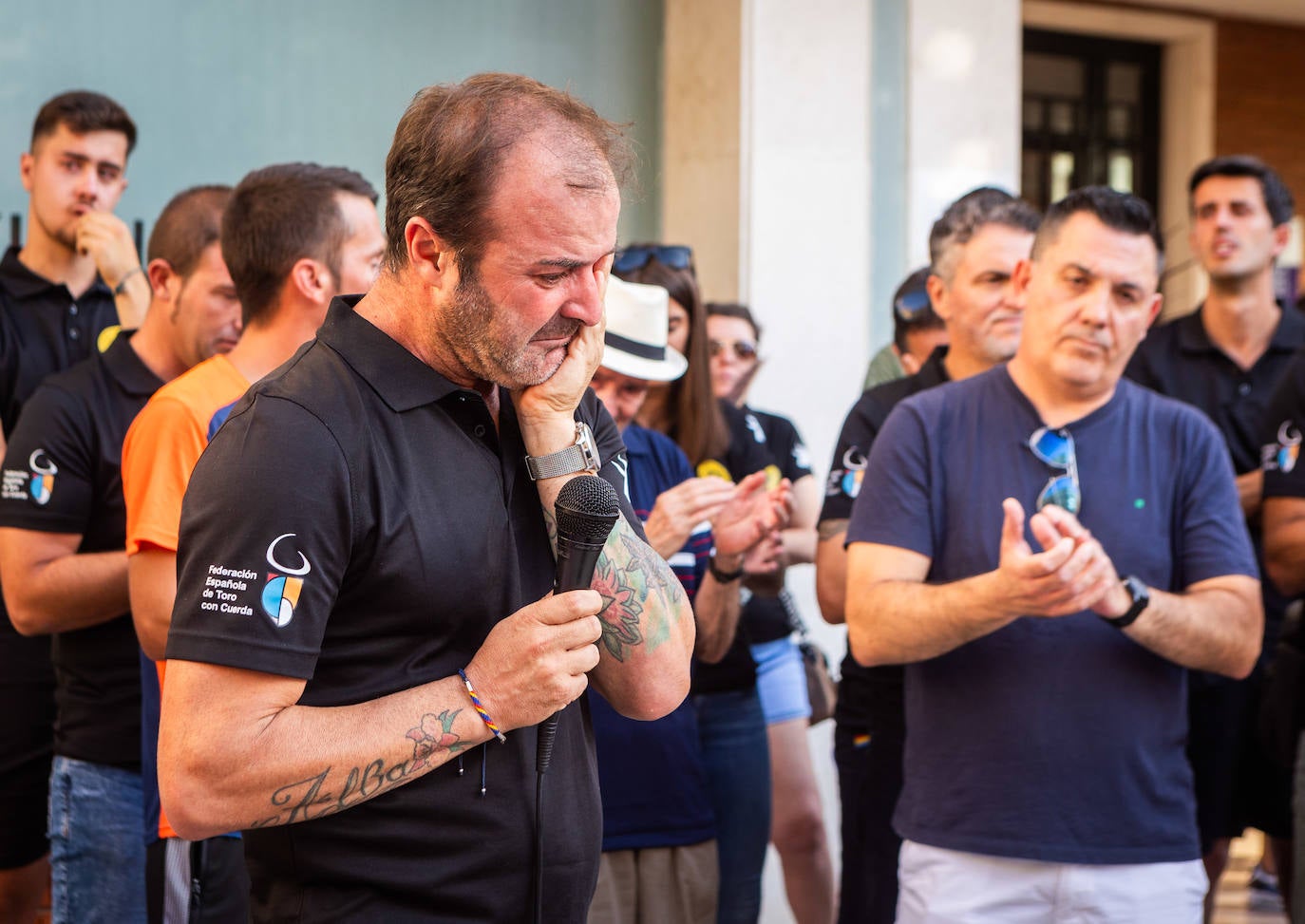 Concentración en Chiva por la suspensión de la fiesta del Torico de la Cuerda