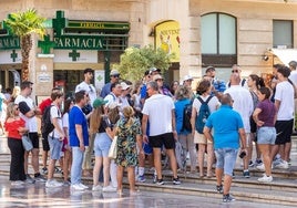 Un grupo de turistas en Valencia.