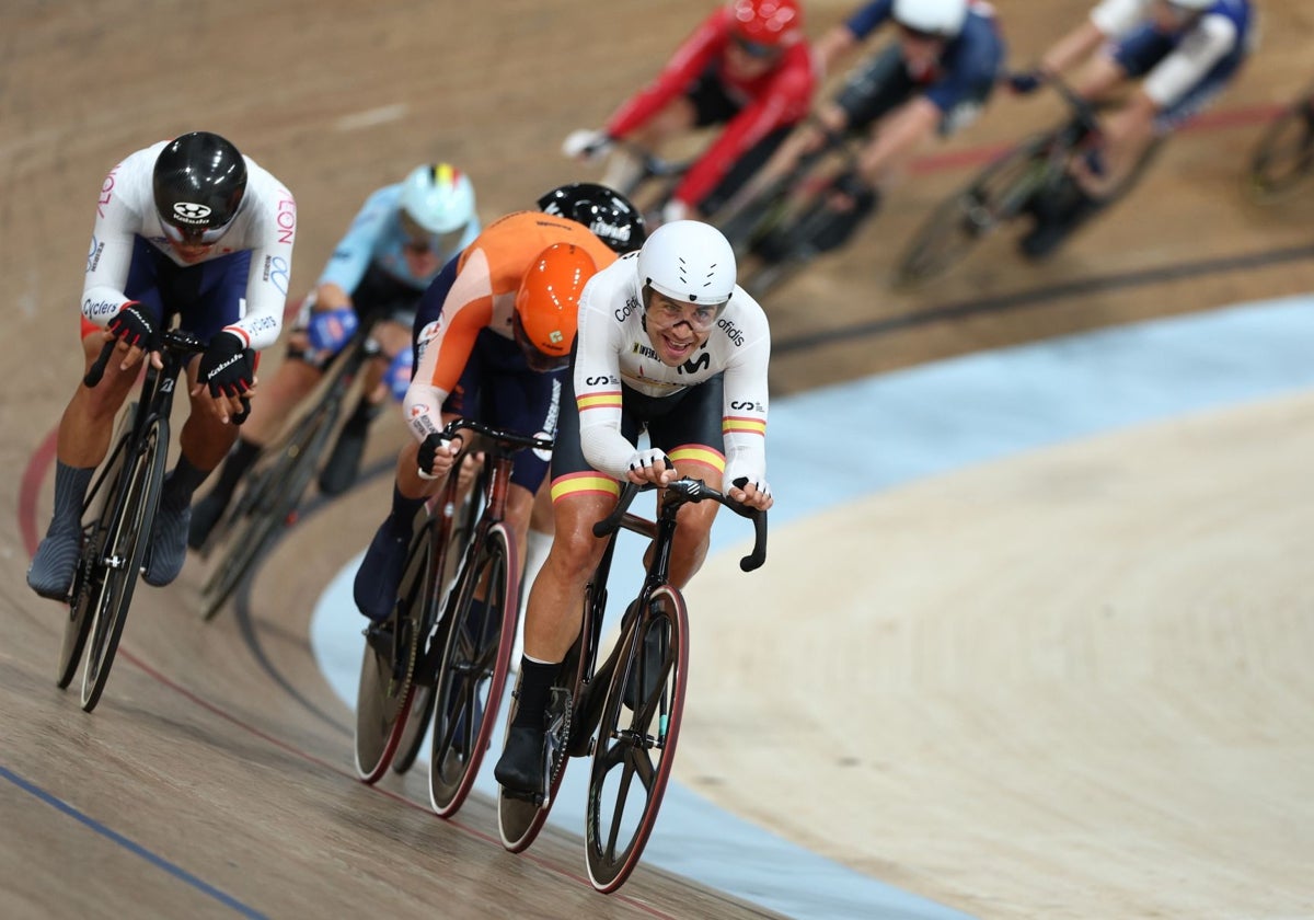 Mora compitiendo en el UCI World Cycling Championships de Glasgow.