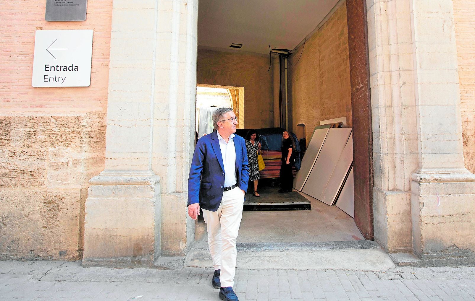 José Antonio Rovira, en la puerta del Centro del Carmen.