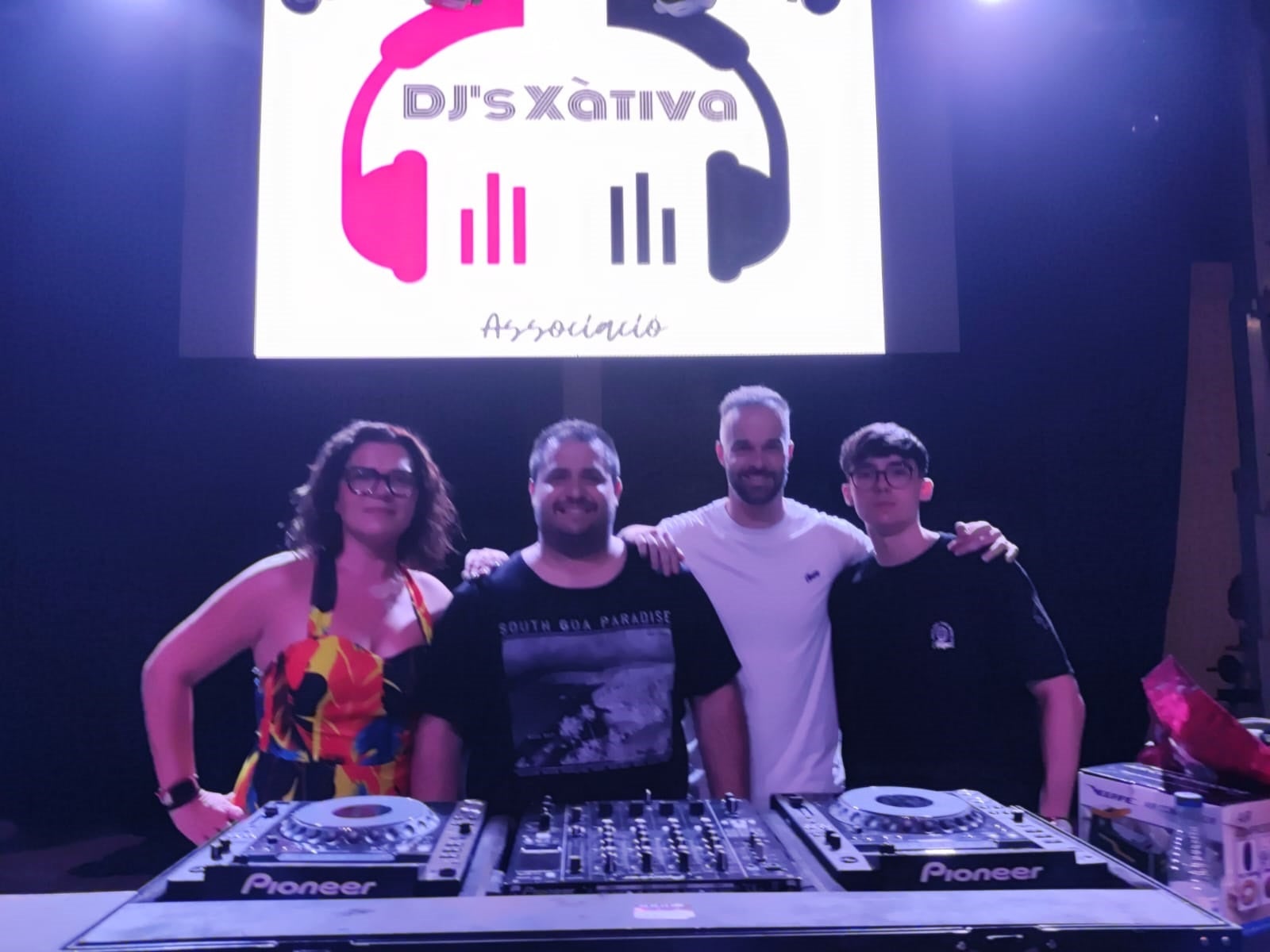 Algunos de los Dj de la Asociación que actuarán en la Fira d'Agosto.