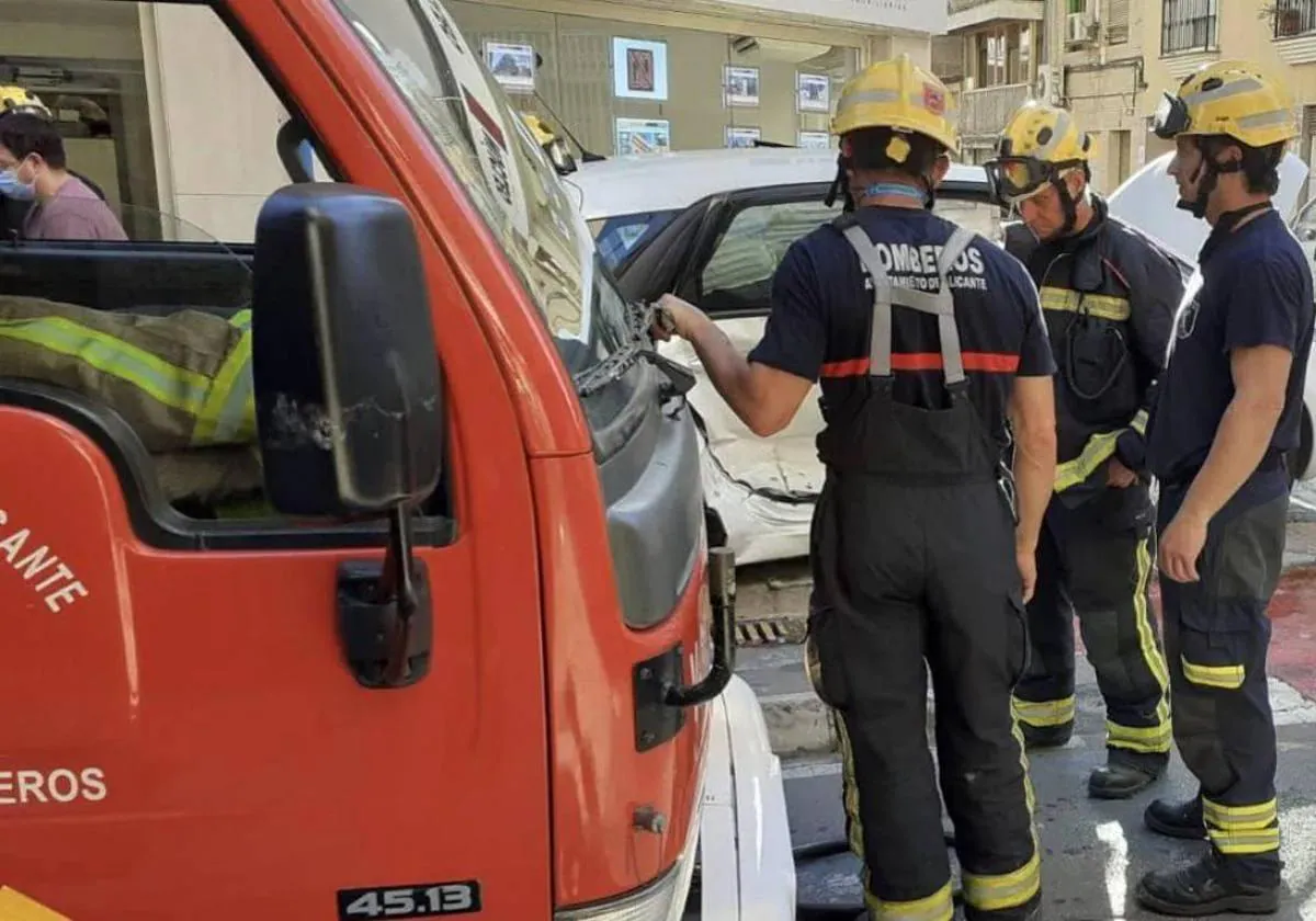 Rescatan a un perro atrapado en una acequia en Callosa de Segura 