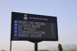 Panel en uno de los accesos de Cullera.