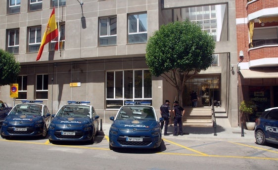 Vehículos de la Policía Nacional.