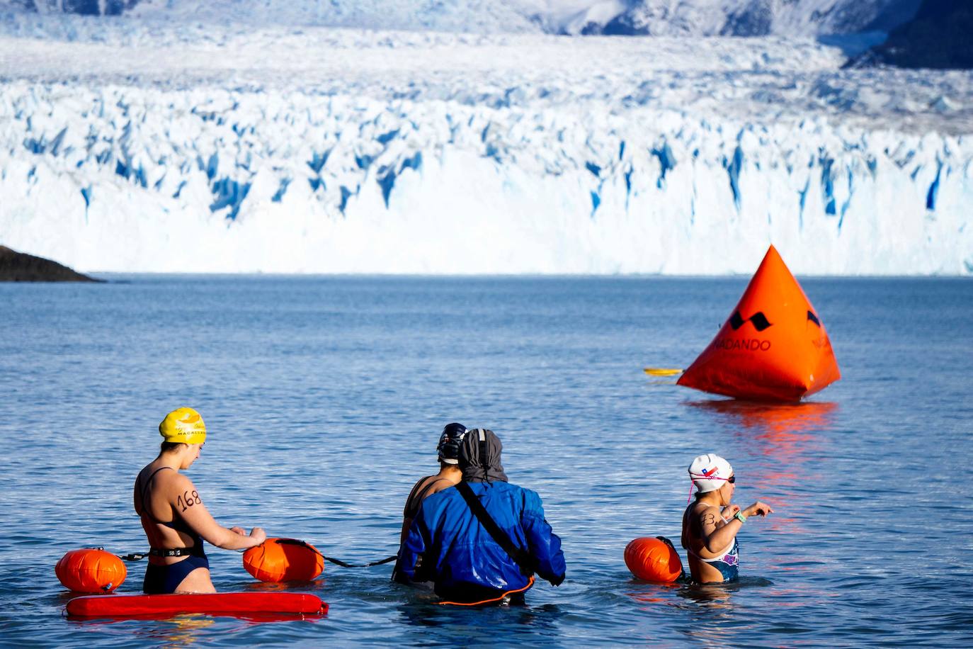 Competición extrema entre los témpanos del glaciar Perito Moreno