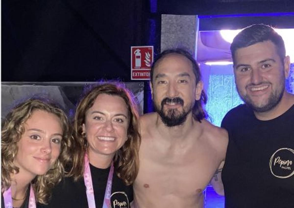 Imagen secundaria 1 - Steve Aoki revoluciona el Medusa Sunbeach Festival lanzando las tartas de una pastelería valenciana a sus fans