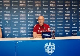 Julián Calero durante la rueda de prensa previa al partido contra el Real Sporting