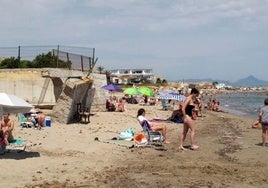 Playa de Les Deveses en Denia.