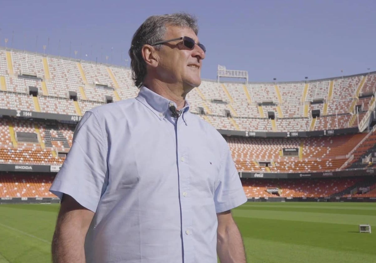 Mario Alberto Kempes, en su última visita a Mestalla.