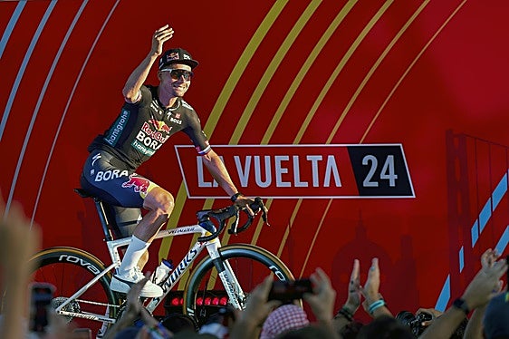 Primoz Roglic durante la presentación de la Vuelta.