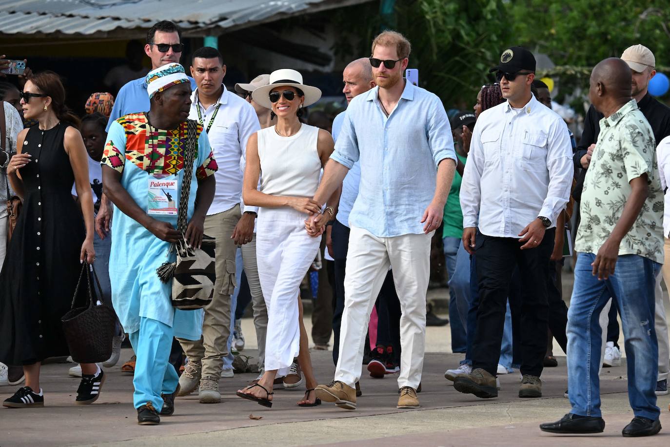 El viaje de Meghan Markle y el príncipe Harry a Colombia: hablando español y bailando salsa