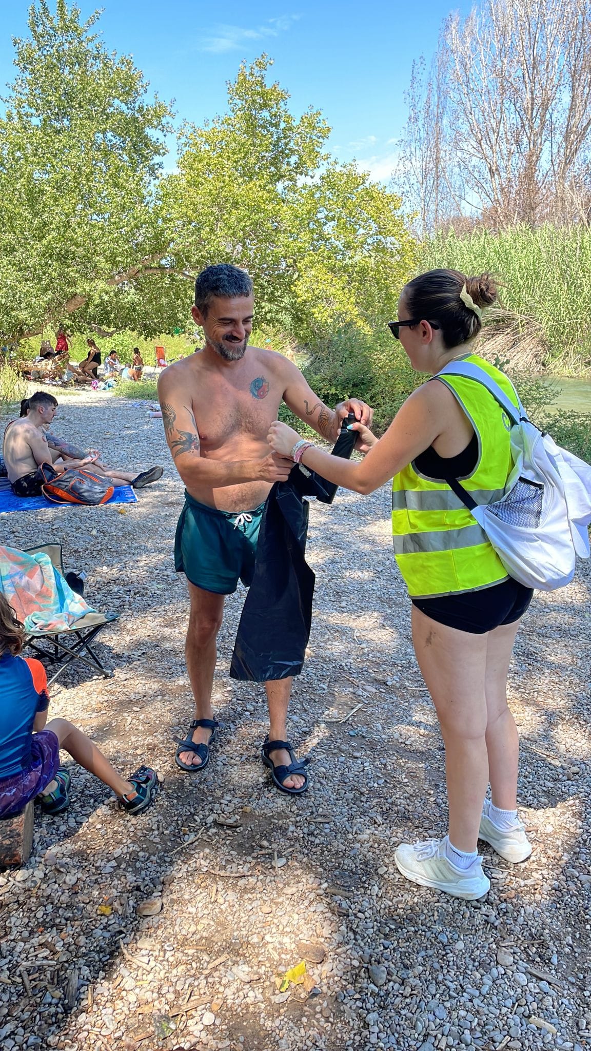 Riba-roja de Túria estudia cobrar por acceder al río tras multar a más de 40 bañistas durante el fin de semana 