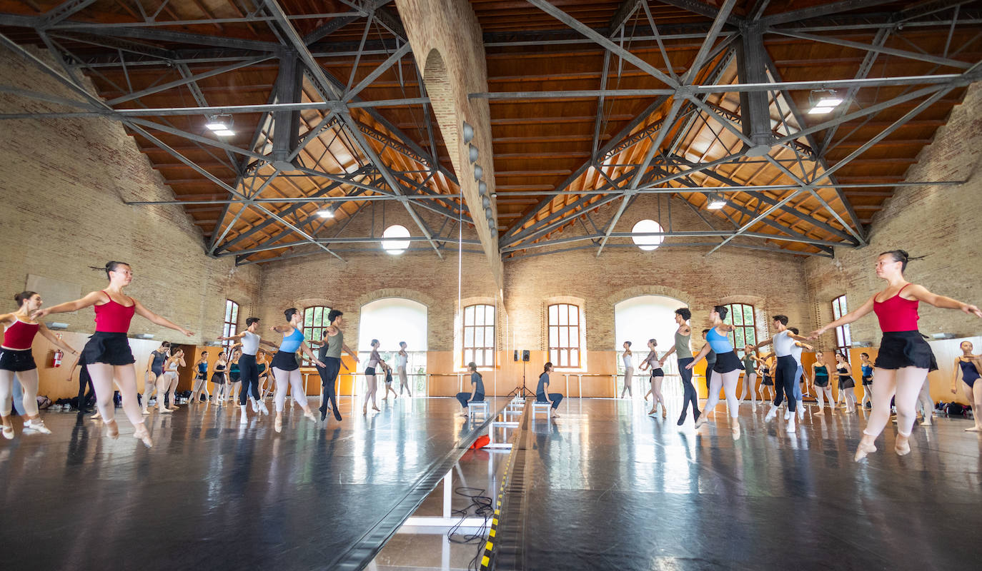 Un día en clase con la futura élite de la danza