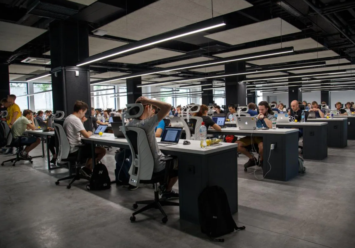 Empleados en una oficina.