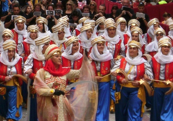 Imagen de archivo de las Fiestas de Moros y Cristianos de Villena.