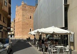 Bar junto a la Torre de Torrent.
