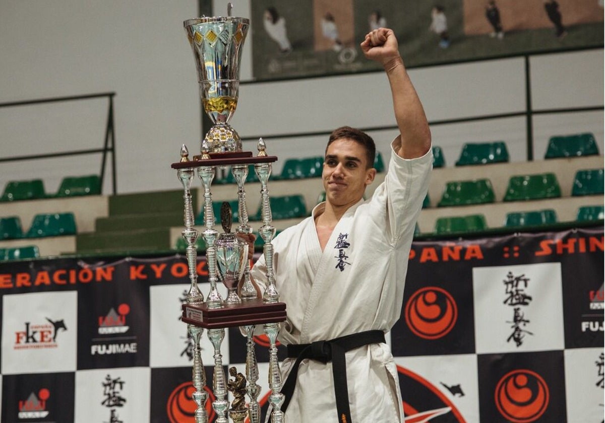 Hugo Cruz, campeón nacional de Karate 2023