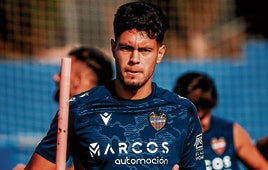 Jorge Cabello durante un entrenamiento del Levante de esta pretemporada