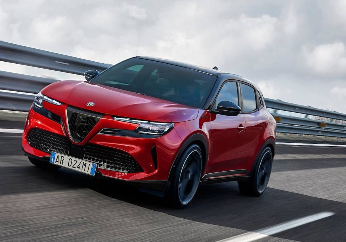 El Junior abre la puerta al catálogo SUV de Alfa Romeo bajo un concepto B-SUV que refleja a la perfección la propuesta deportiva de la marca italiana.