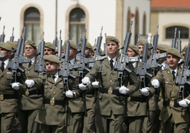 Esto es lo que cobra un militar en el Ejército español en 2024