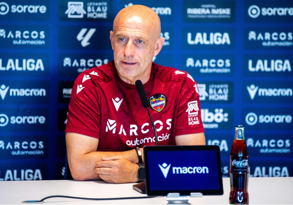 Julián Calero, en rueda de prensa.