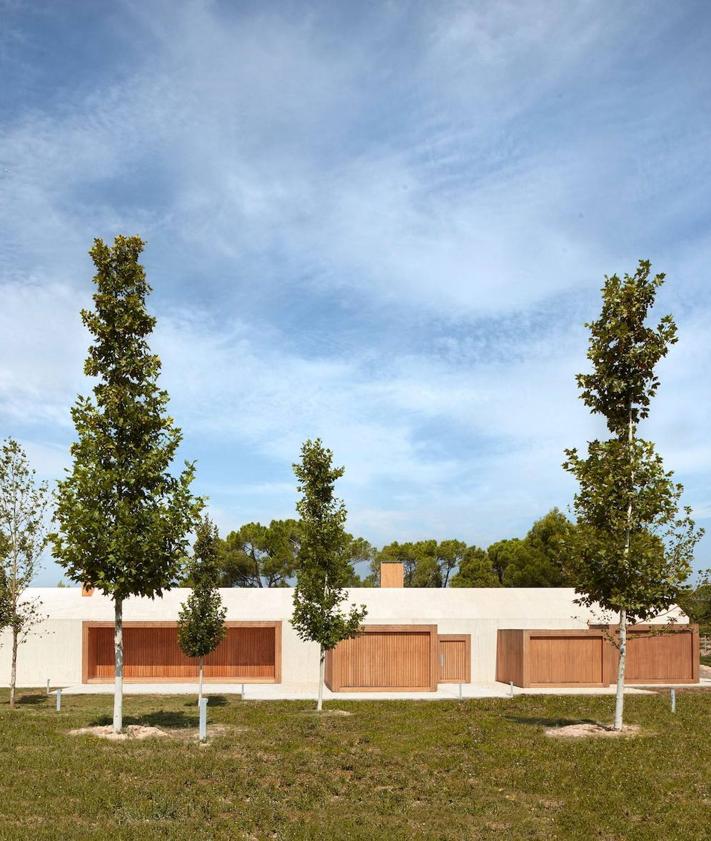 Imagen secundaria 2 - El refugio de Ramón Esteve en Fontanars: «Este lugar es un santuario personal»