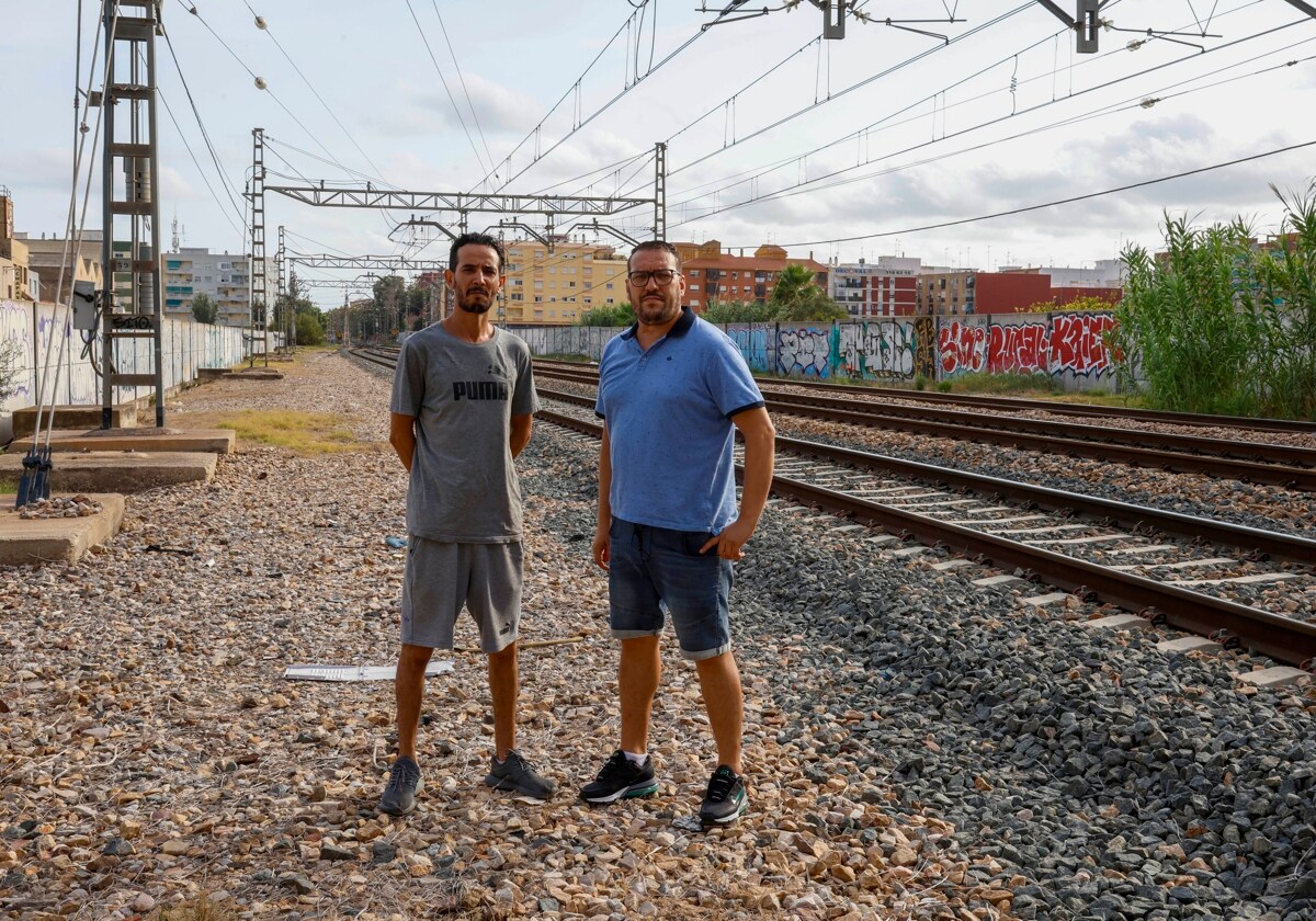 «Cuando empezó a rezar pensamos que se iba a tirar a las vías del tren» 