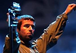 Liam Gallagher, vocalista de Oasis, durante su polémico concierto del FIB en 2009.