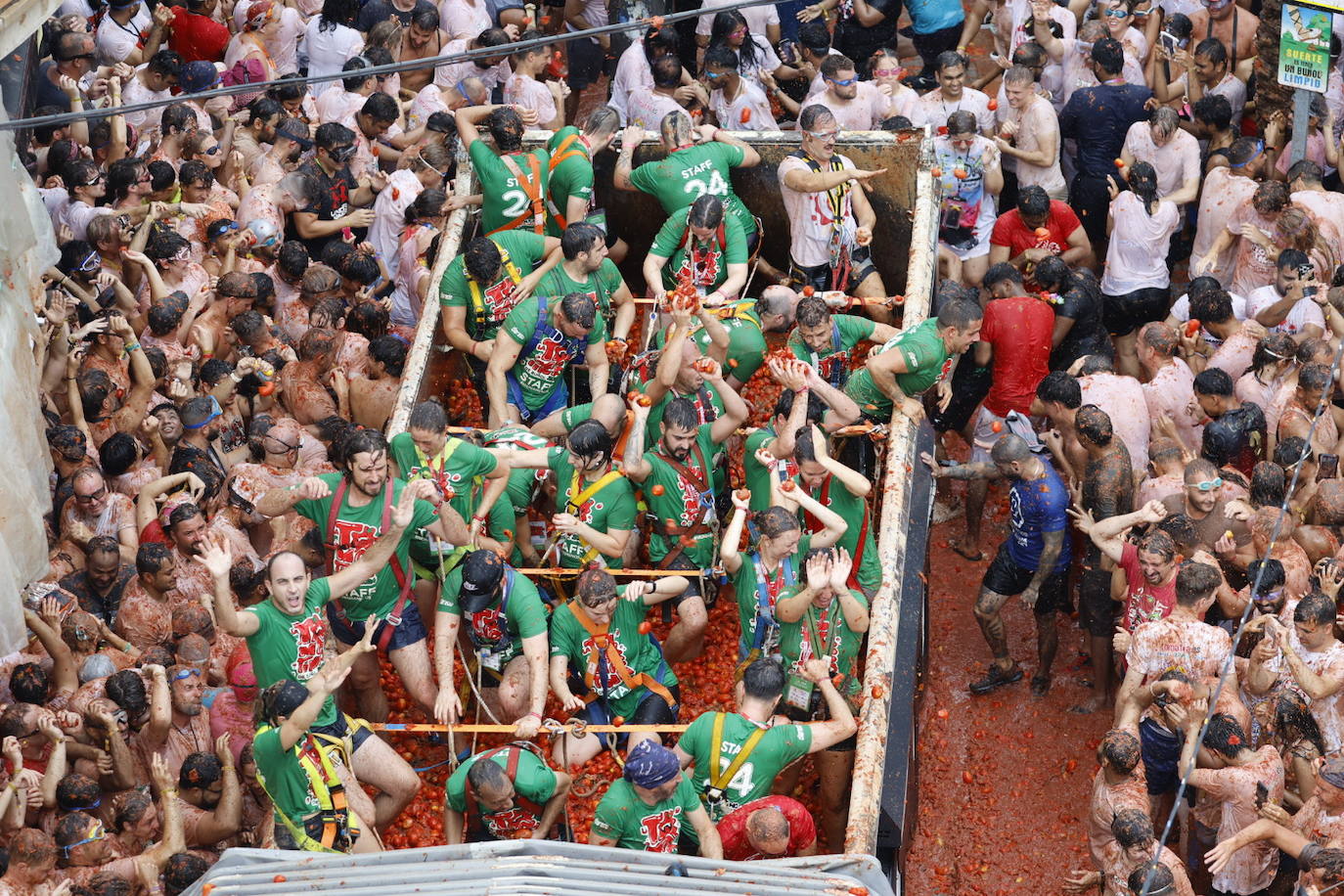 La Tomatina estalla en Buñol