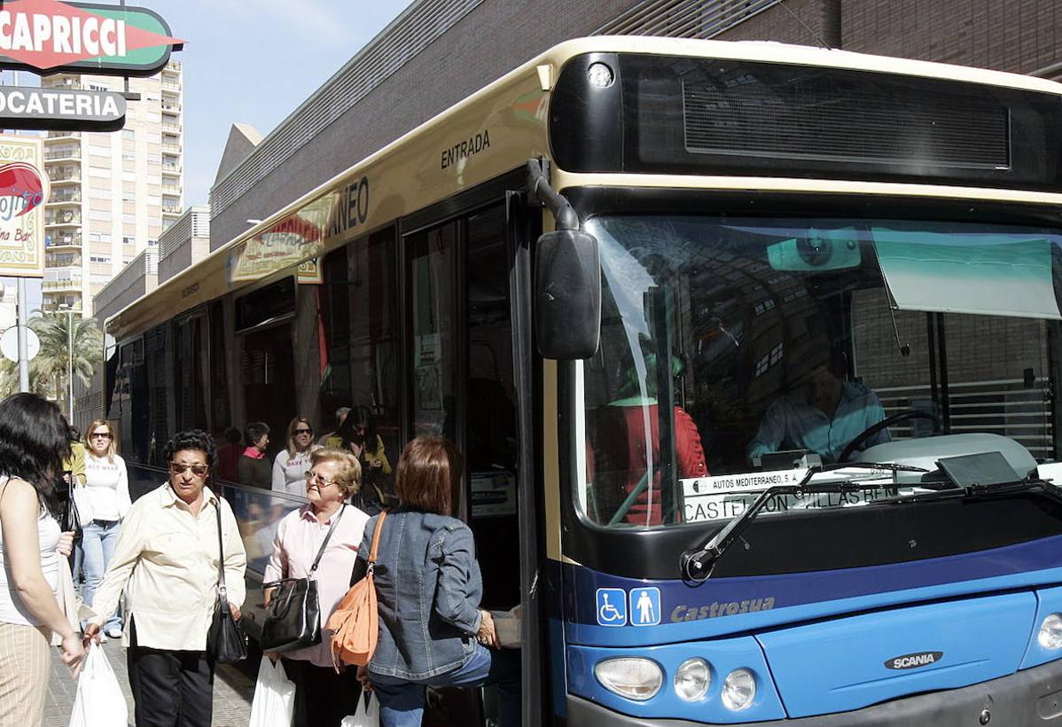 Imagen de archivo de uno autobús de Castellón.
