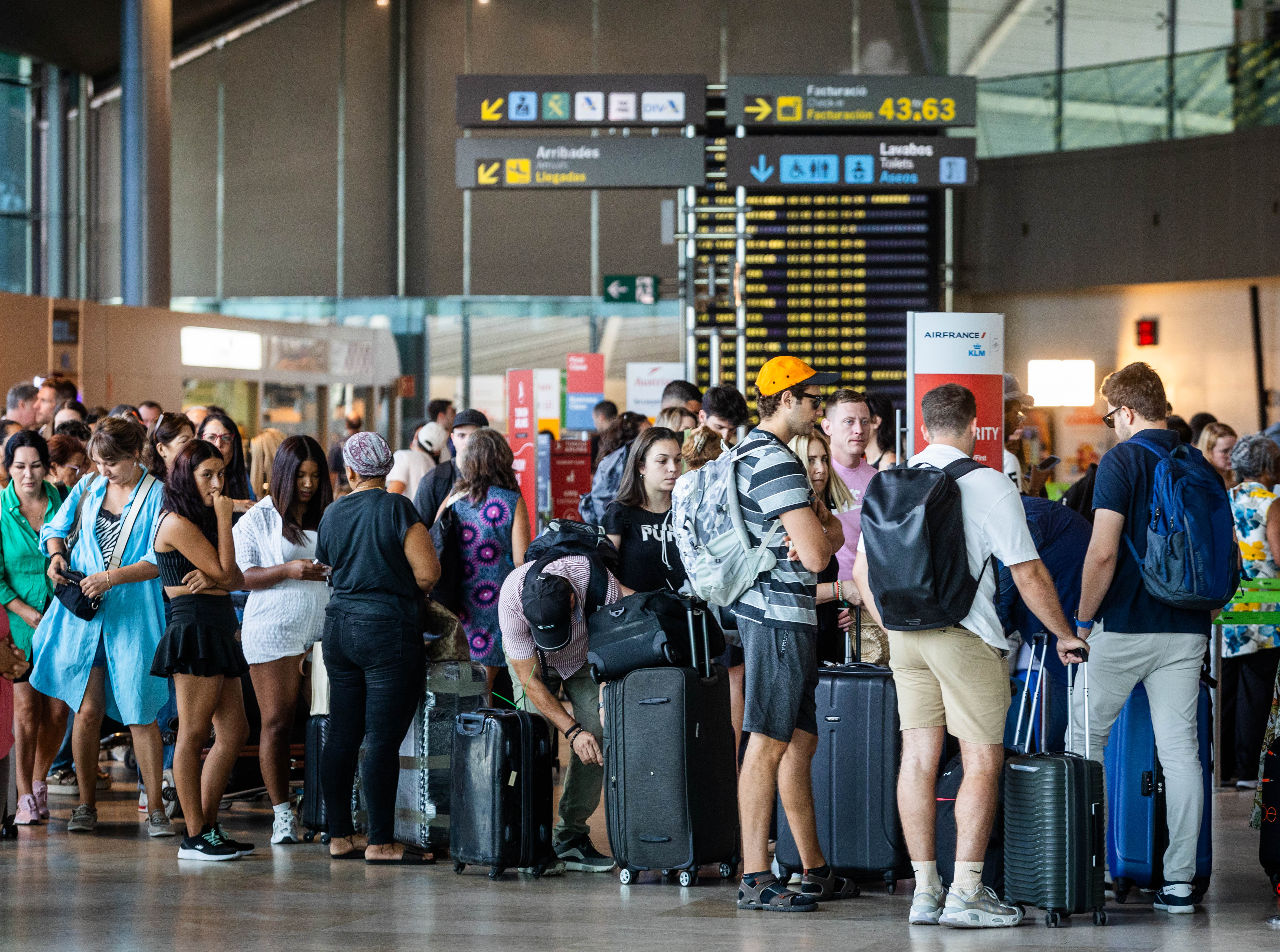 El gran retorno del verano: 1.900 vuelos y casi un millón de vehículos 