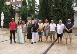 Llobell con los vicepresidentes y otros miembros de la directiva de GD.