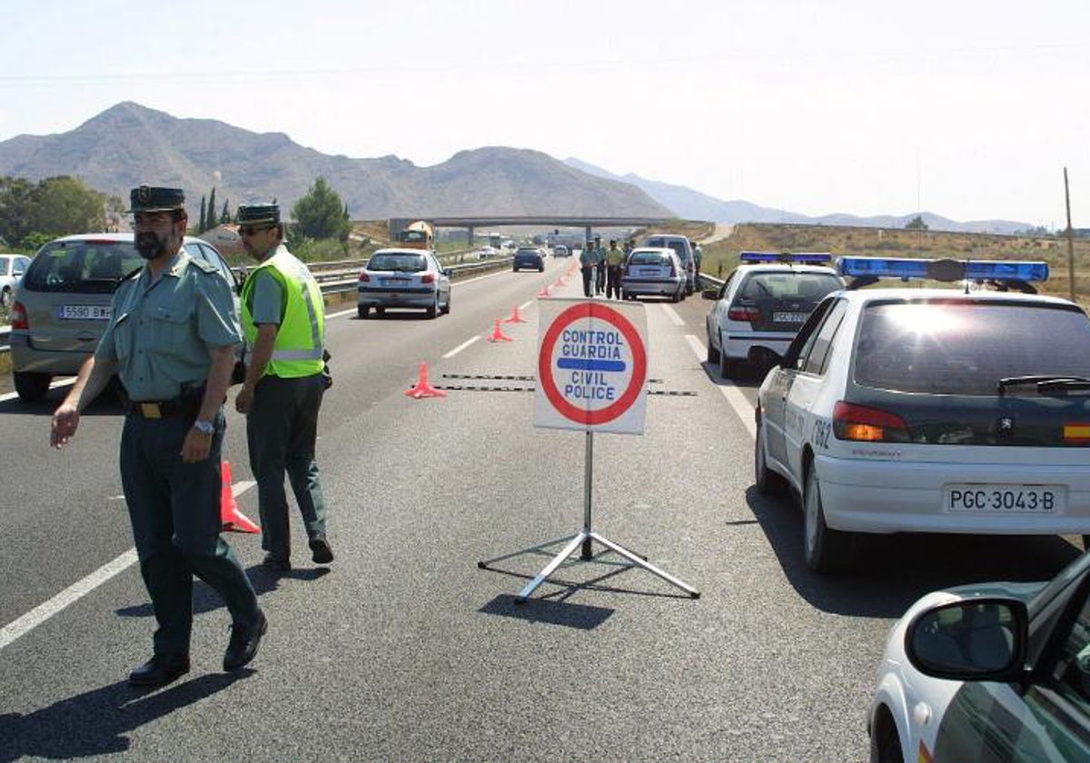 Un control de la Guardia Civil en la A-7.