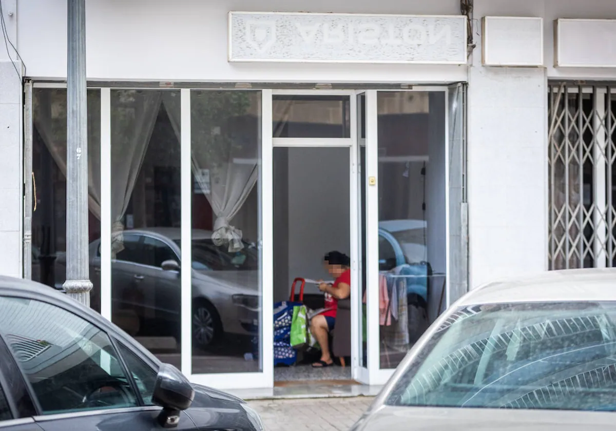 De tienda a bajo okupa en Monteolivete 