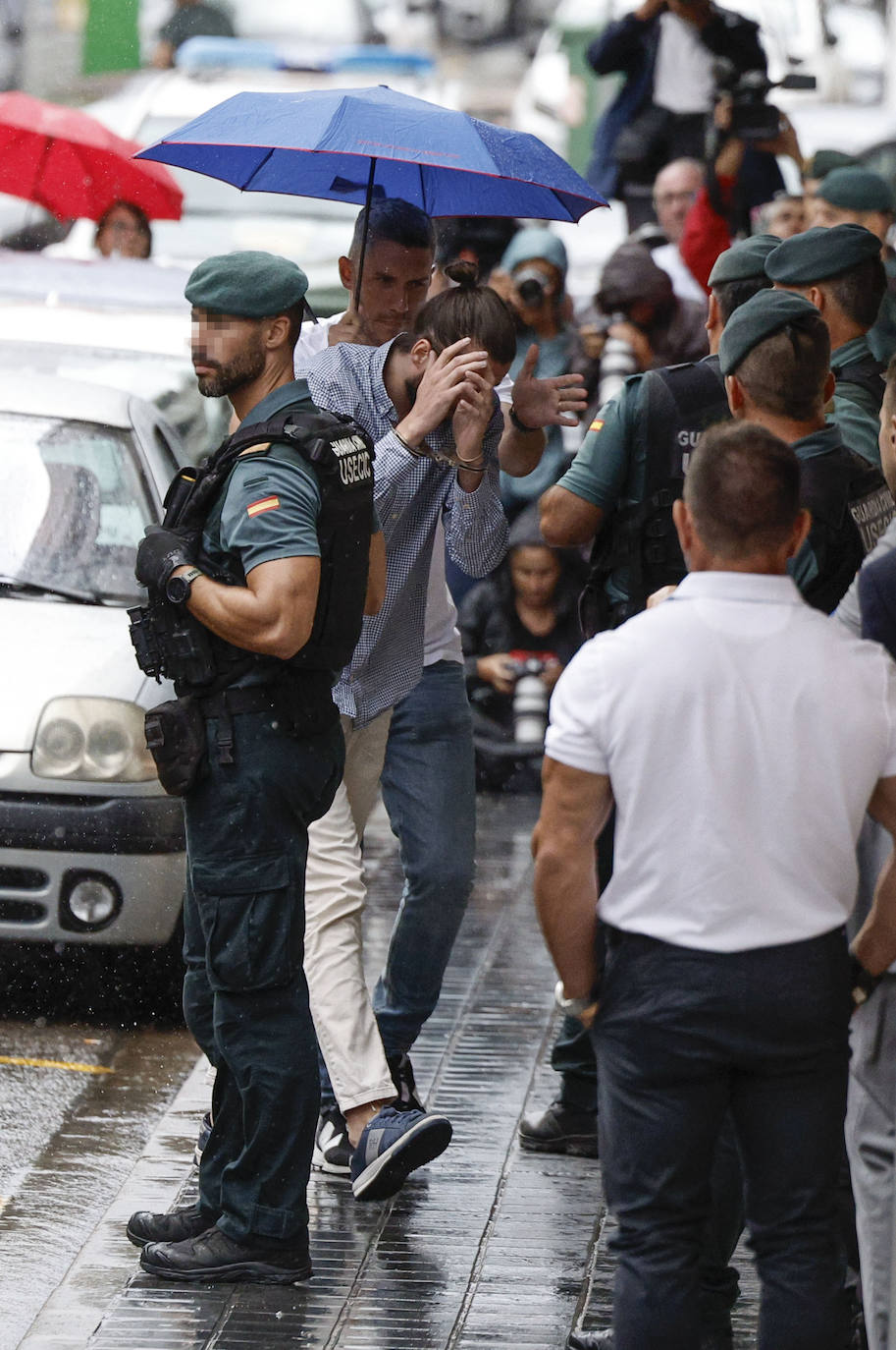 Fotos de Rafa Mir rumbo al juzgado y antes de declarar