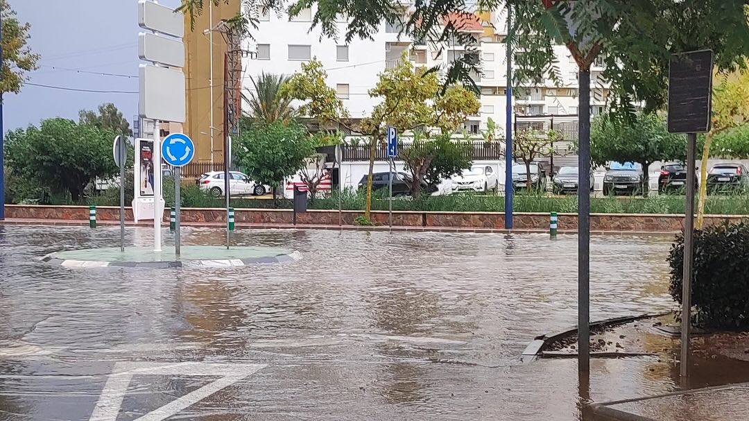 Las lluvias descargan en Valencia y provocan inundaciones en varias localidades